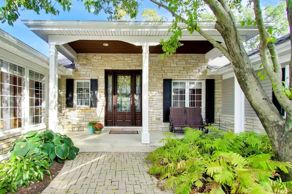 1420 Calcutta LN, Naperville, IL 60563