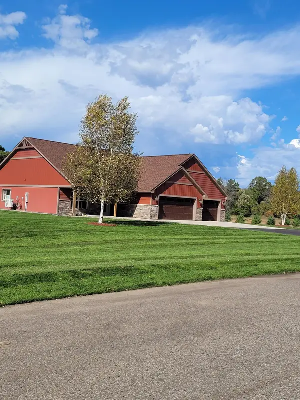 19310 University Avenue NW, Oak Grove, MN 55011