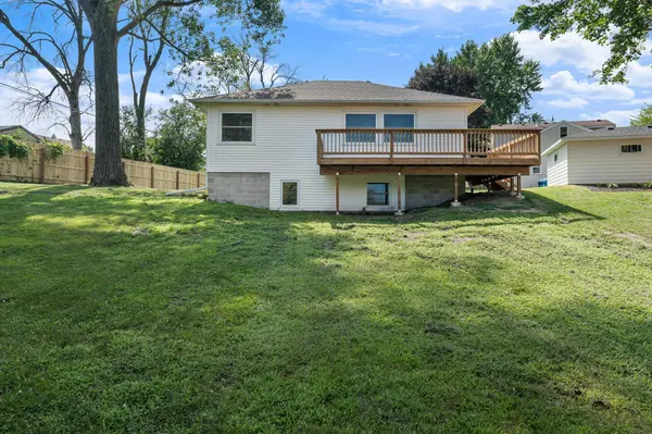 103 11th AVE SW, Austin, MN 55912