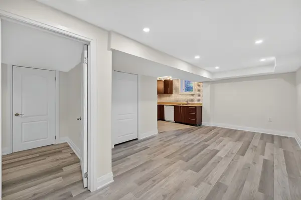 23 Blair CRES, Barrie, ON L4M 5Y7