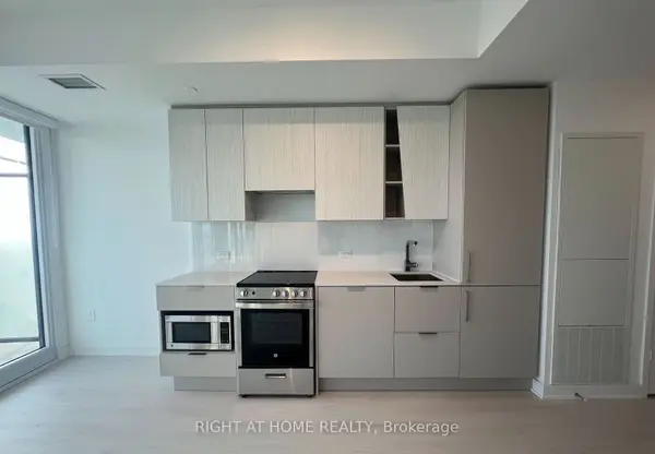 3900 Confederation Pkwy #2507, Mississauga, ON L5B 0M3