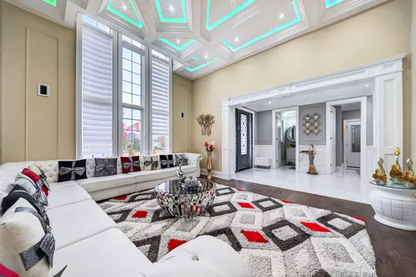 33 Young CT, Orangeville, ON L9W 0A8