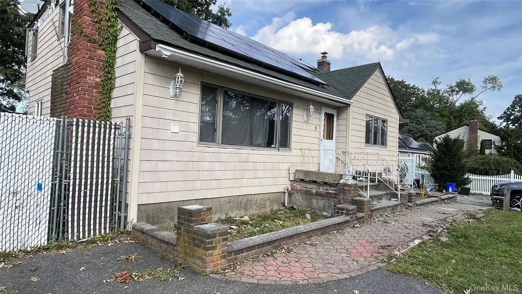 44 Lafayette AVE, Amityville, NY 11701