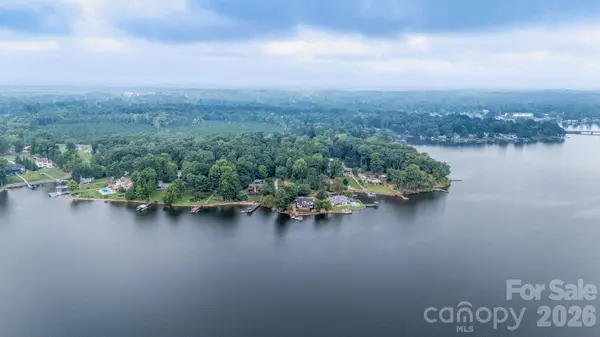 216 Lake Pines LN, Lexington, NC 27292