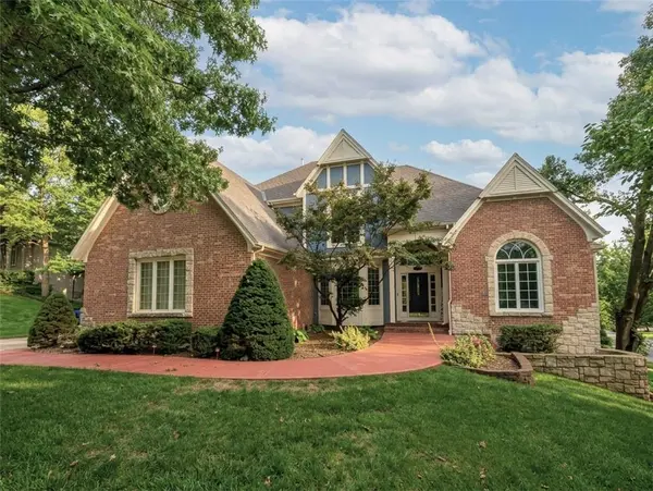 8436 Pflumm CIR, Lenexa, KS 66215
