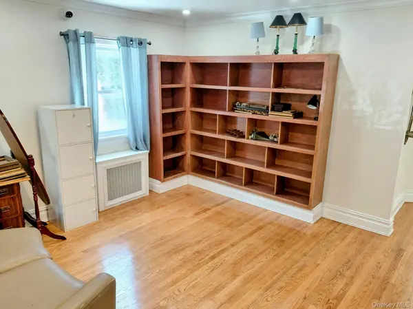 6720 Austin ST, Forest Hills, NY 11375