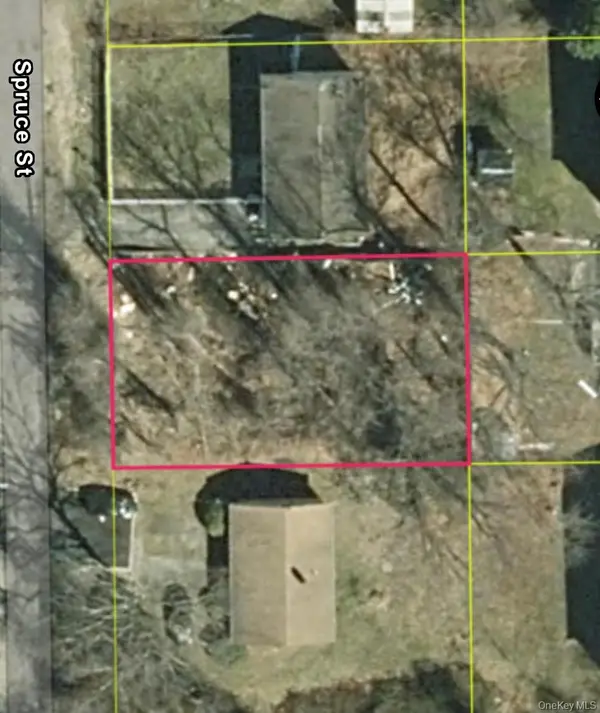 53 Spruce ST, Wyandanch, NY 11798