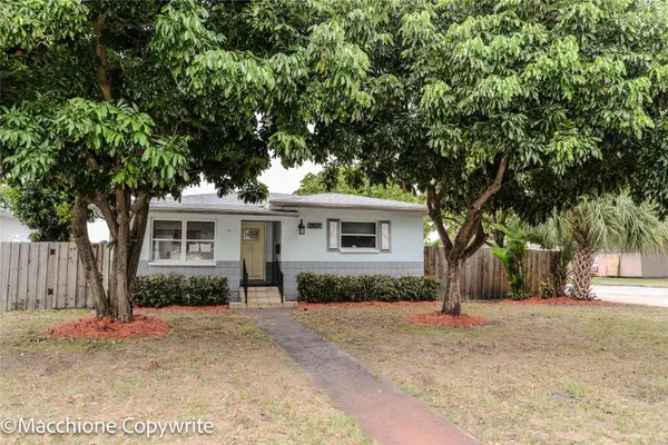 2827 29TH AVE N, St Petersburg, FL 33713