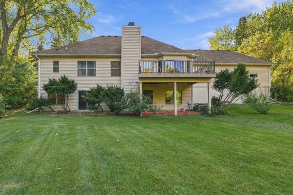 975 Jewel AVE N, Lake Elmo, MN 55042