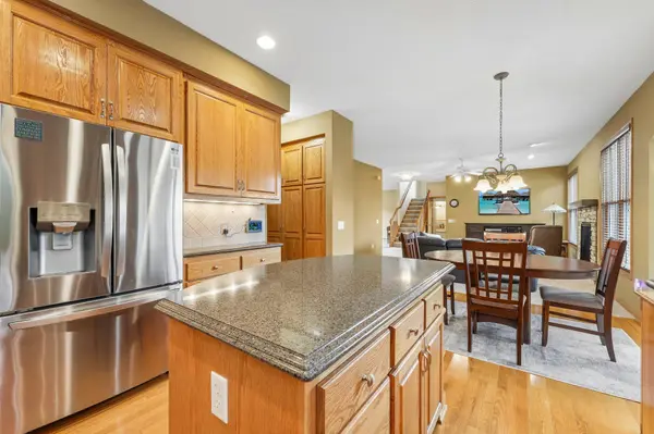 6219 Orchid LN N, Maple Grove, MN 55311