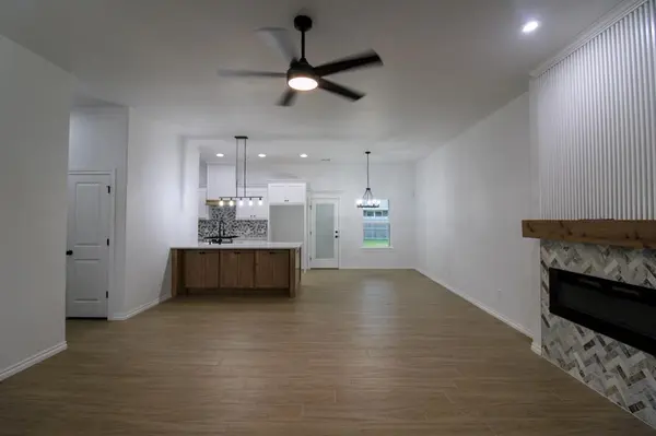 606 Laurel GRV, Washington, OK 73093