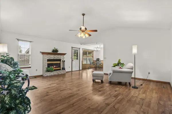 4414 W 3rd ST, Battlefield, MO 65619