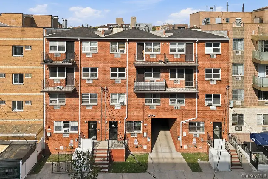 13907 34th AVE, Flushing, NY 11354