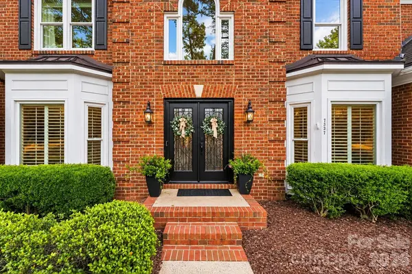 7337 Versailles LN, Charlotte, NC 28277