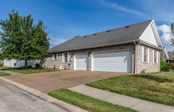 9120 Clear Creek DR, Evansville, IN 47711