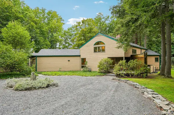 65 Colonial AVE, Warwick, NY 10990