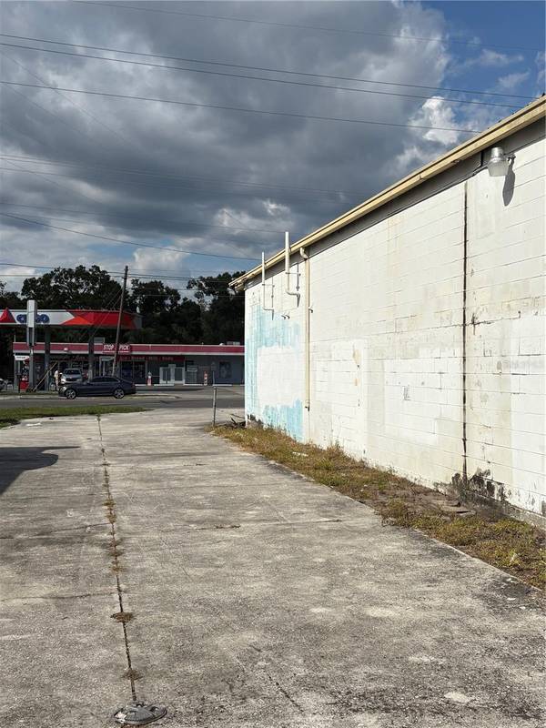 1808 W WATERS AVE, Tampa, FL 33604