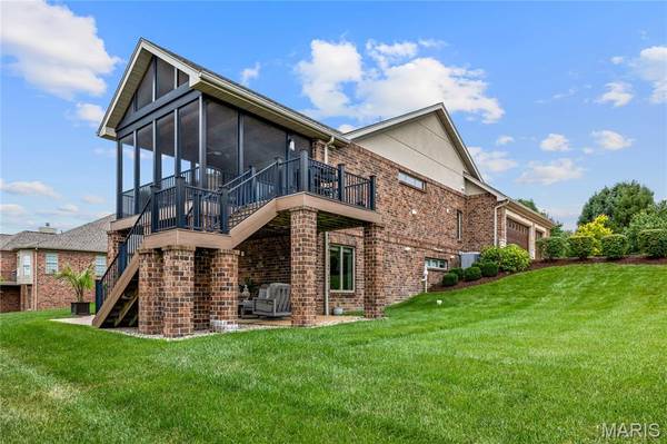 320 Wythe House CT, Creve Coeur, MO 63141