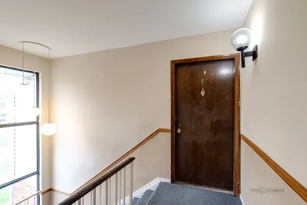 2200 Bayside DR #4, Palatine, IL 60074