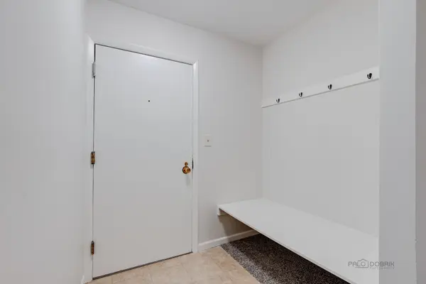 2200 Bayside DR #4, Palatine, IL 60074
