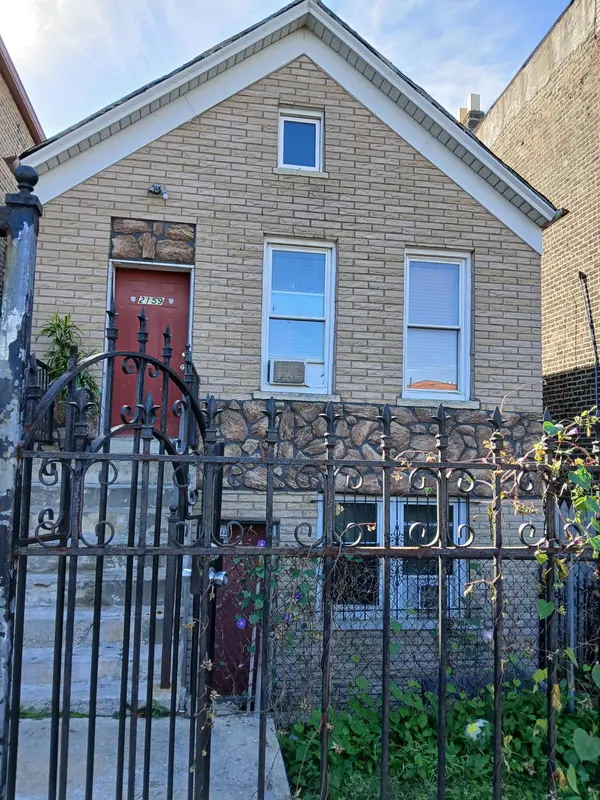 2159 W Coulter ST, Chicago, IL 60608