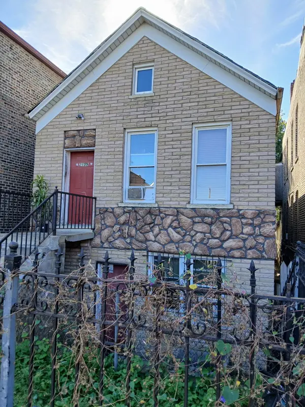 2159 W Coulter ST, Chicago, IL 60608