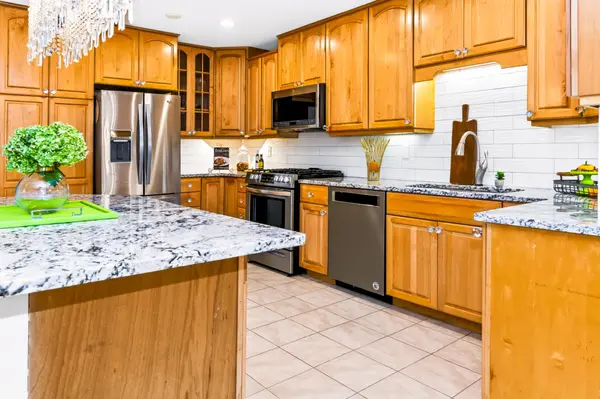 4164 Shirlee LN S, Shoreview, MN 55126
