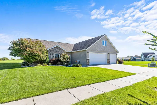 812 S 36th ST S, Moorhead, MN 56560