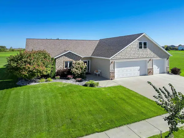 812 S 36th ST S, Moorhead, MN 56560