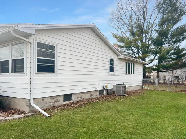 1122 S State ST, Fairmont, MN 56031