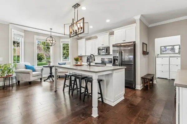1359 Round Hill Ln, Spring Hill, TN 37174