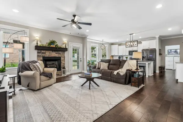 1359 Round Hill Ln, Spring Hill, TN 37174