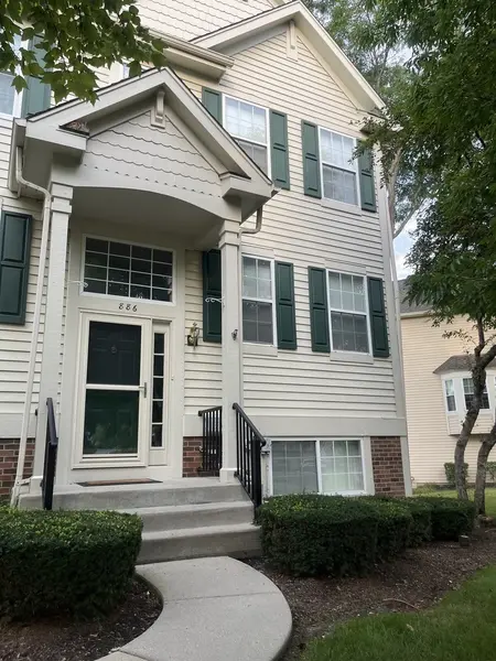 886 Essex CIR, Grayslake, IL 60030