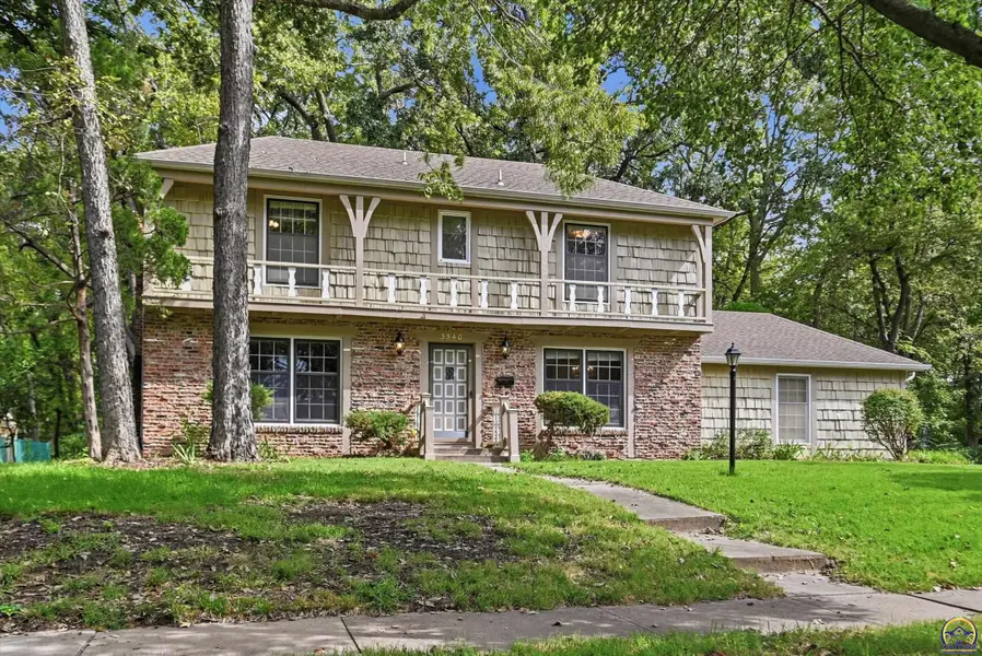 3540 SW Oak PKWY, Topeka, KS 66614