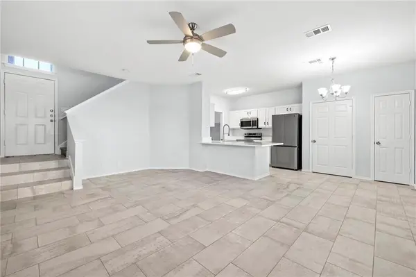 1700 Constantino CIR #B, Austin, TX 78745