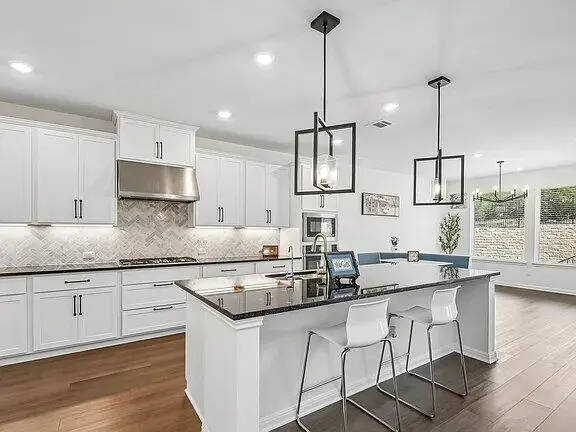 5201 Olimpico WAY, Leander, TX 78641