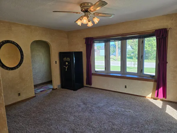 1706 2nd AVE S, Fargo, ND 58103