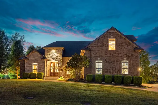 982 Red Bluff Way, Adams, TN 37010