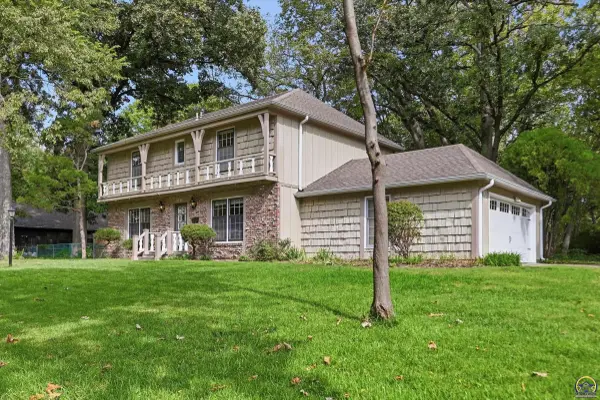 3540 SW Oak PKWY, Topeka, KS 66614
