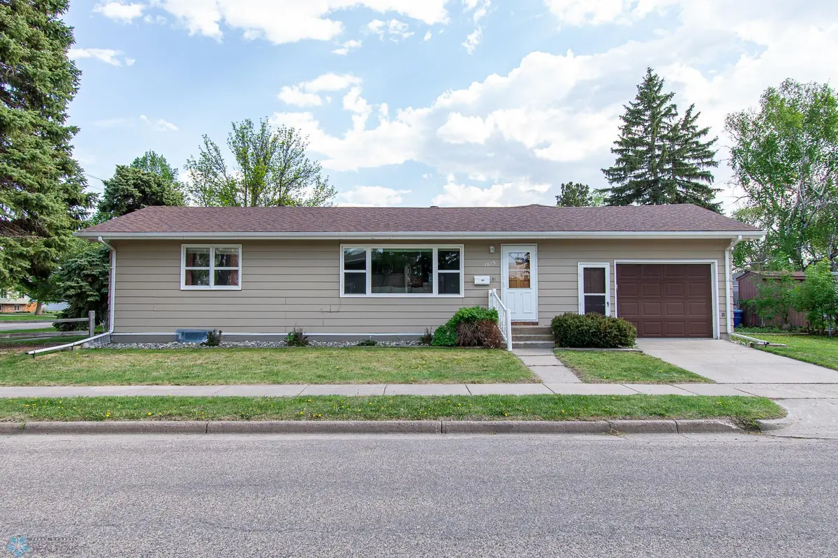 1613 13th AVE N, Moorhead, MN 56560