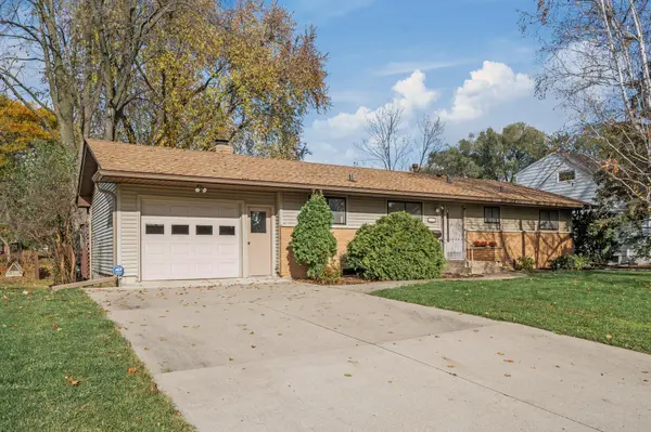 2709 W Armour TER, Saint Anthony, MN 55418