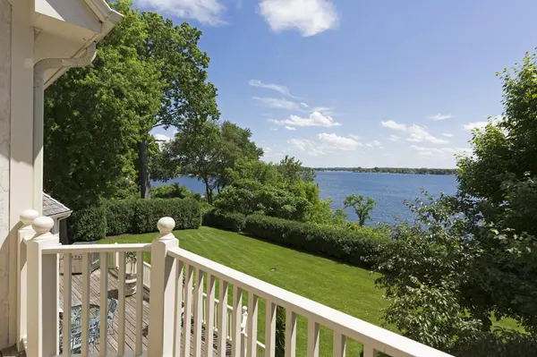 2645 Arcola LN, Minnetonka Beach, MN 55391