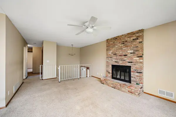 10372 Balsam LN, Eden Prairie, MN 55347