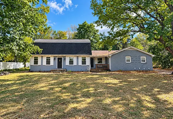4059 Lake Pkwy, Hermitage, TN 37076