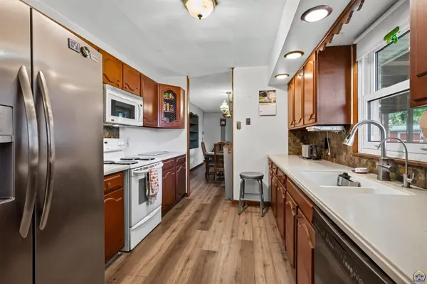 3521 SE Chippewa DR, Berryton, KS 66409