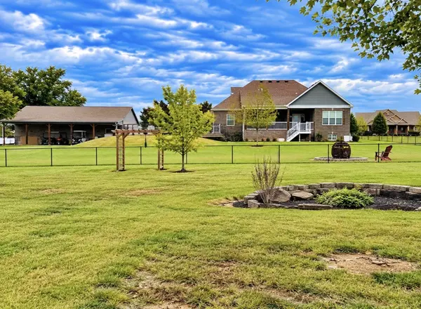 1004 Caballo Trl, Gallatin, TN 37066