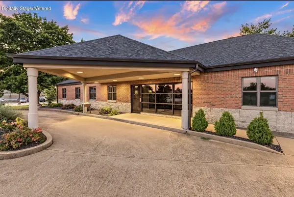 1609 S Enterprise AVE, Springfield, MO 65804