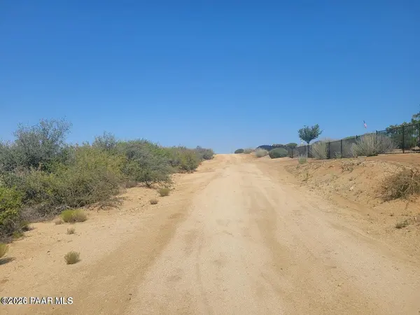 8095 W Barrington RD, Wilhoit, AZ 86332