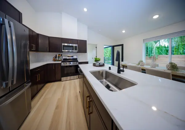 19323 E 4th Ave, Greenacres, WA 99016