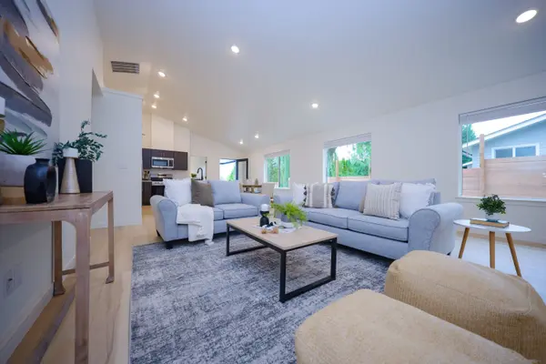19323 E 4th Ave, Greenacres, WA 99016